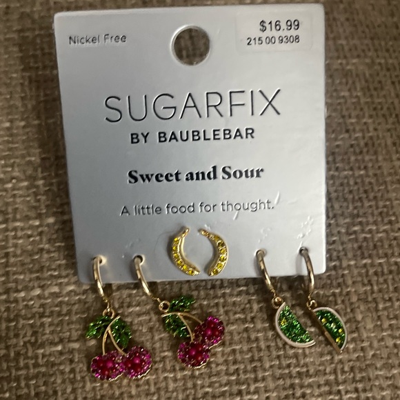 NWT Stocking Stuffer Bundle! earrings,coin purse, wristlet, & fuzzy socks - Picture 3 of 8